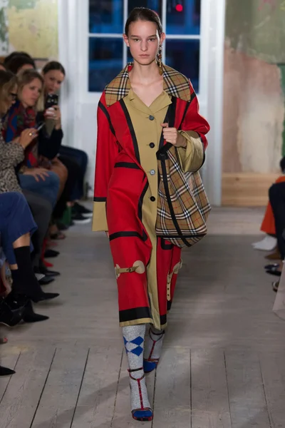 Look 10